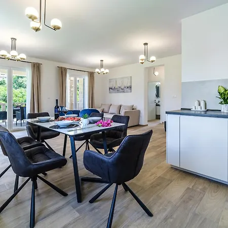 Apartamento Janie - With Pool *